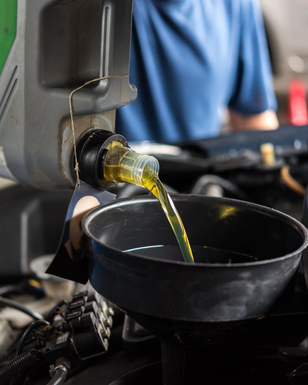 オイル交換中に遊べる重機ラジコンの様子 1